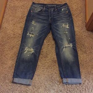 American eagle tomgirl distressed jeans